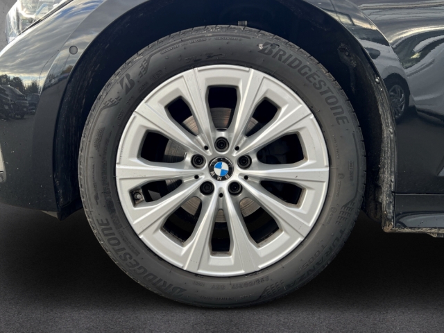 Fahrzeugabbildung BMW 318 d touring Advantage StandHZG AHK Navi Laser