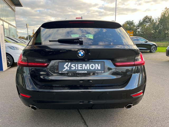 Fahrzeugabbildung BMW 318 d touring Advantage StandHZG AHK Navi Laser