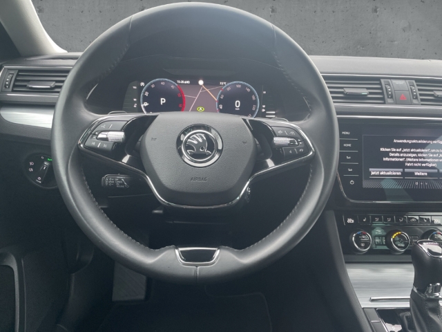 Fahrzeugabbildung SKODA Superb Combi Ambition ACC SHZ NAV KLIMA CARPLAY