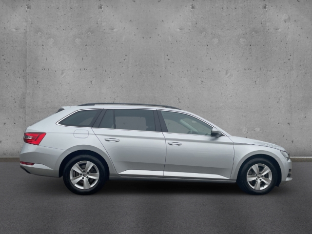 Fahrzeugabbildung SKODA Superb Combi Ambition ACC SHZ NAV KLIMA CARPLAY