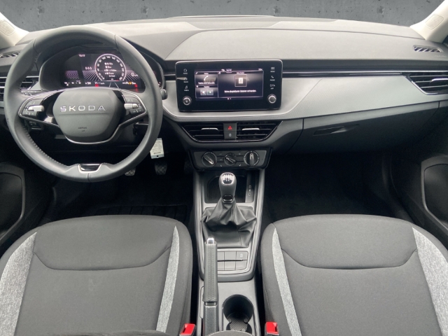 Fahrzeugabbildung SKODA Scala 1.0 TSI Essence AHK Temp SHZ PDC SmartLink