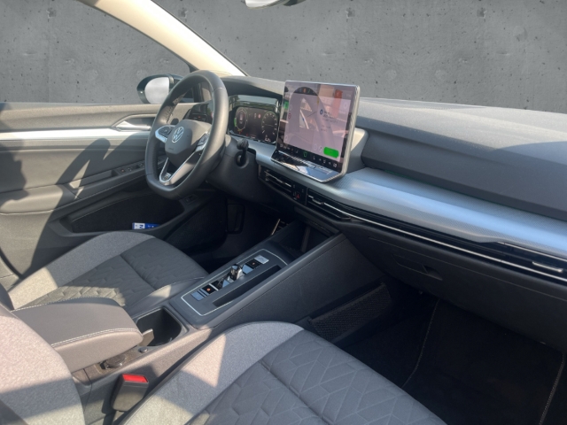 Fahrzeugabbildung Volkswagen Golf GOAL 2.0 TDI DSG Navi HUD LedPlus AreaView RKamera AHK