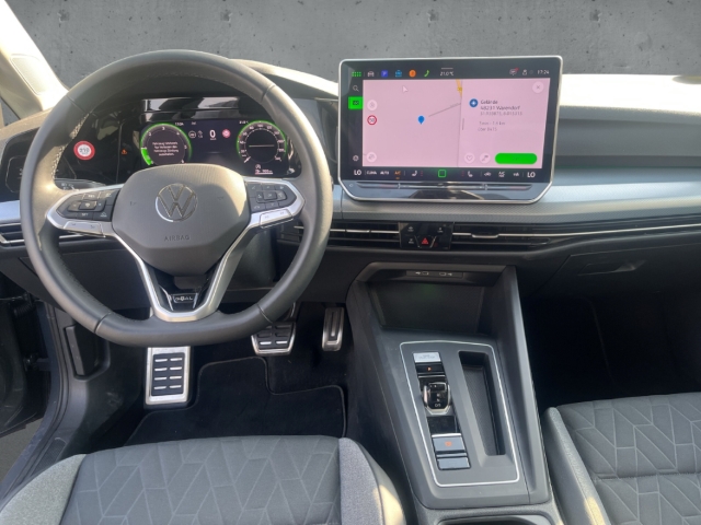 Fahrzeugabbildung Volkswagen Golf GOAL 2.0 TDI DSG Navi HUD LedPlus AreaView RKamera AHK