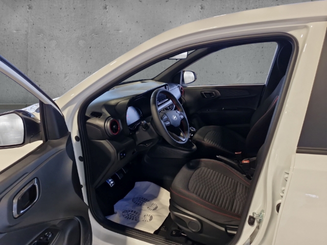 Fahrzeugabbildung Hyundai i10 FL MJ25 1.0 T-GDi N-Line Navi CarPlay RKam DAB SHZ PDC