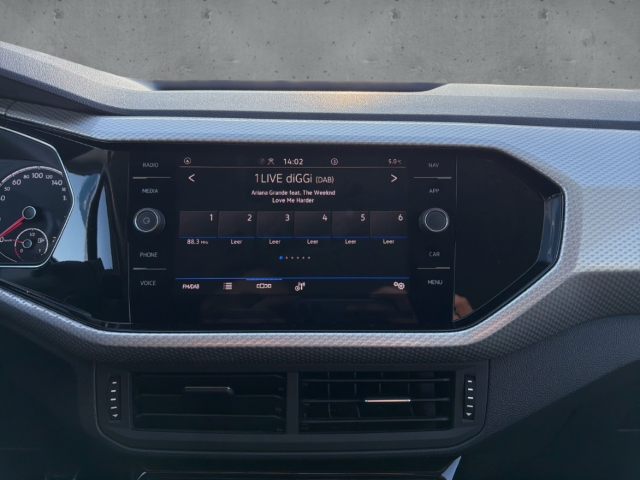 Fahrzeugabbildung Volkswagen T-Cross 1.0 TSI MOVE SHZ AppConnect AHK PDC Klim