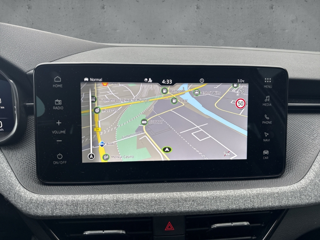 Fahrzeugabbildung SKODA Kamiq 1.5 TSI DSG Tour AHK MatrLED Navi ACC elHe