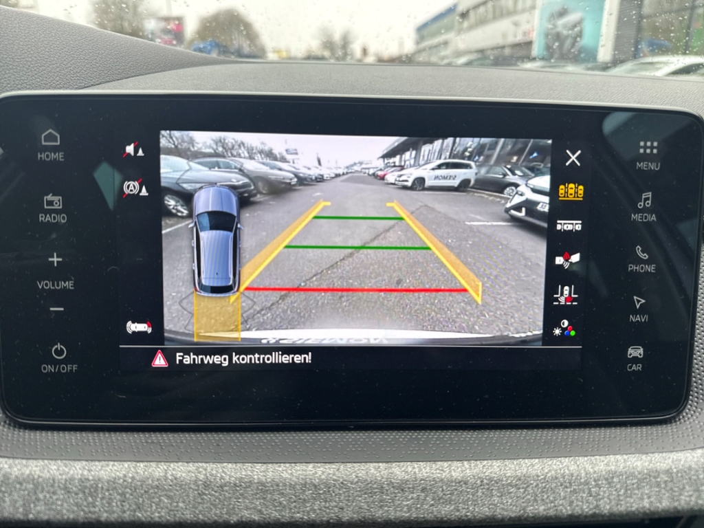 Fahrzeugabbildung SKODA Kamiq 1.5 TSI DSG Tour AHK MatrLED Navi ACC elHe