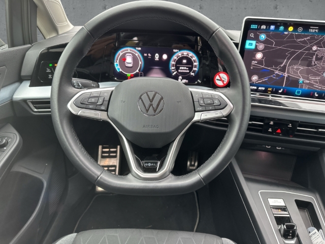 Fahrzeugabbildung Volkswagen Golf 8 2.0 TDI DSG Goal AHK LED+ Navi ACC Kamera