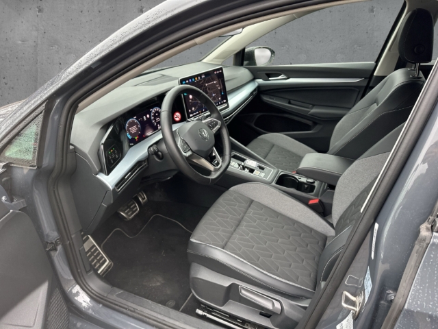 Fahrzeugabbildung Volkswagen Golf 8 2.0 TDI DSG Goal AHK LED+ Navi ACC Kamera