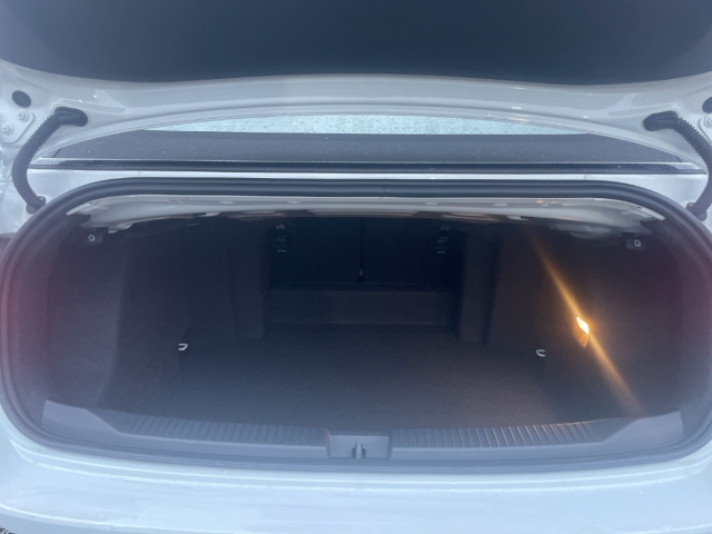 Fahrzeugabbildung Volkswagen T-Roc Cabriolet 1.5 TSI R-Line IQ.LIGHT Navi ACC