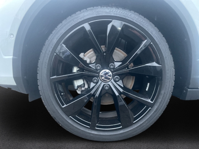 Fahrzeugabbildung Volkswagen T-Roc Cabriolet 1.5 TSI R-Line IQ.LIGHT Navi ACC