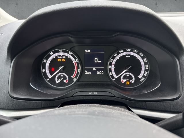 Fahrzeugabbildung SKODA Karoq Ambition AMB TS85 1.0 M6F Klimatr. SHZ