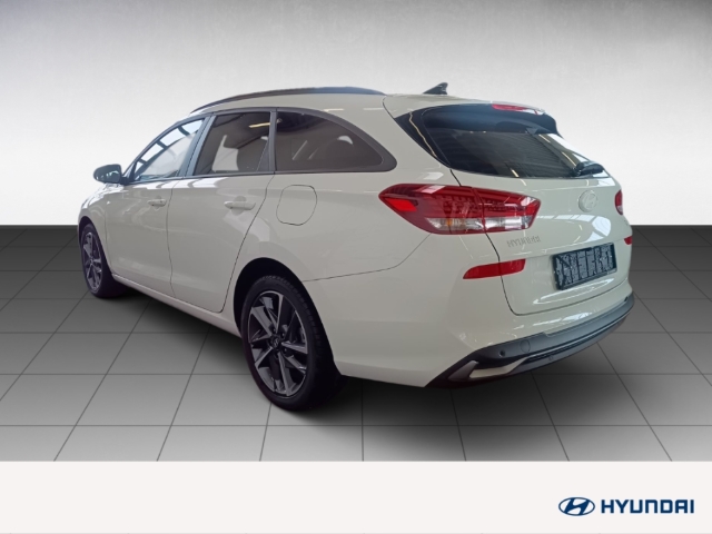 Fahrzeugabbildung Hyundai i30 1.0 T-GDI DCT Kombi Advantage MY25 Navi LED CarPlay RKam DigiCockpit Allwetter