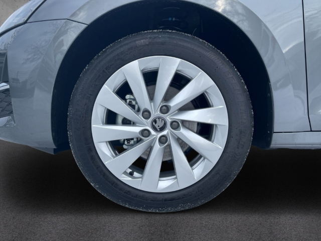 Fahrzeugabbildung SKODA Octavia 2.0 TDI DSG SELECTION LED AHK ACC SHZ