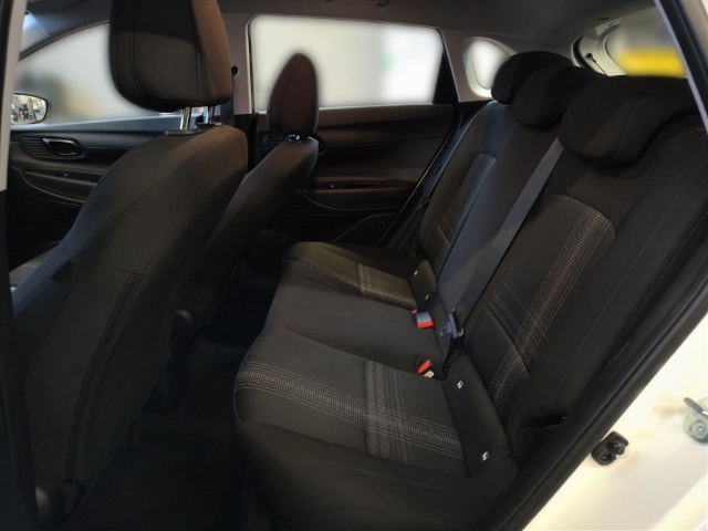 Fahrzeugabbildung Hyundai i20 FL 1.2 MT Select MY25 Navi Apple CarPlay Android Auto Musikstreaming DAB Spurhalteass.