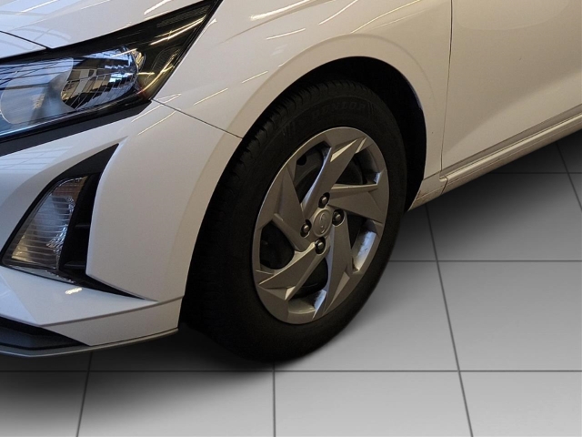 Fahrzeugabbildung Hyundai i20 FL 1.2 MT Select MY25 Navi Apple CarPlay Android Auto Musikstreaming DAB Spurhalteass.
