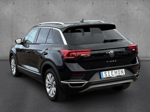 Fahrzeugabbildung Volkswagen T-Roc 1.5 TSI DSG Sport LED Navi ACC SHZ SideAss