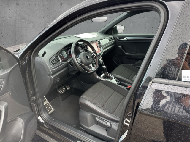 Fahrzeugabbildung Volkswagen T-Roc 1.5 TSI DSG Sport LED Navi ACC SHZ SideAss