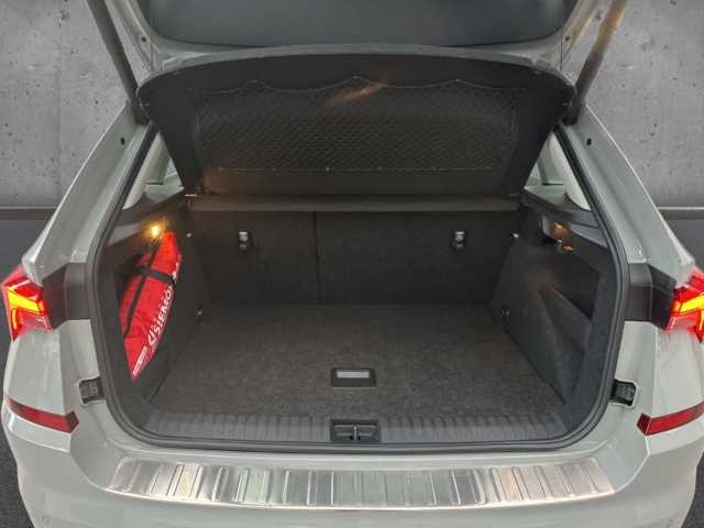 Fahrzeugabbildung SKODA Kamiq 1.5 TSI DSG Style LED Pano ACC SHZ PDC Kam