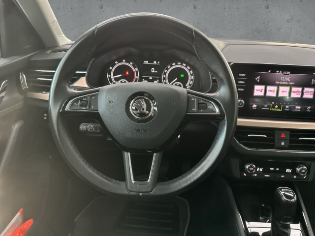 Fahrzeugabbildung SKODA Kamiq 1.5 TSI DSG Style LED Pano ACC SHZ PDC Kam