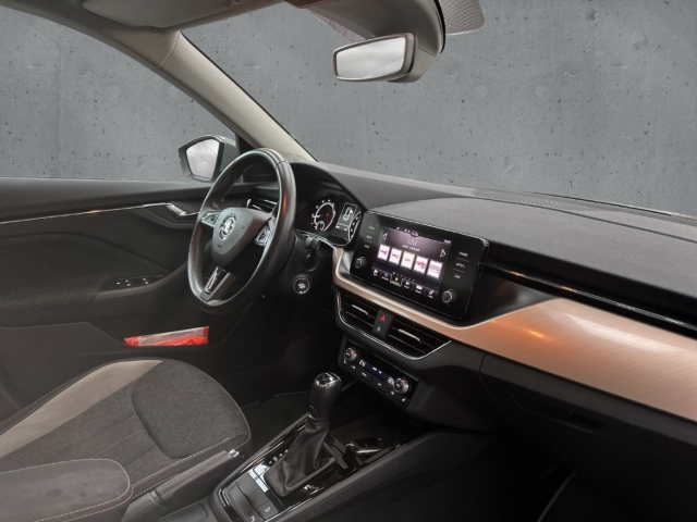 Fahrzeugabbildung SKODA Kamiq 1.5 TSI DSG Style LED Pano ACC SHZ PDC Kam