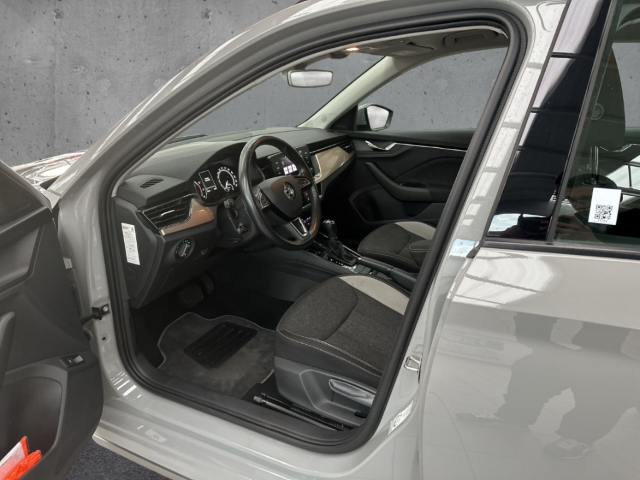 Fahrzeugabbildung SKODA Kamiq 1.5 TSI DSG Style LED Pano ACC SHZ PDC Kam