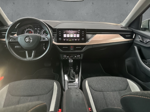 Fahrzeugabbildung SKODA Kamiq 1.5 TSI DSG Style LED Pano ACC SHZ PDC Kam