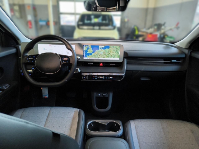 Fahrzeugabbildung Hyundai IONIQ 5 77,4kWh 2WD MY24 TECHNIQ 20LM Panora Assist el.Heckklappe Panorama Navi Digitales Cockpit
