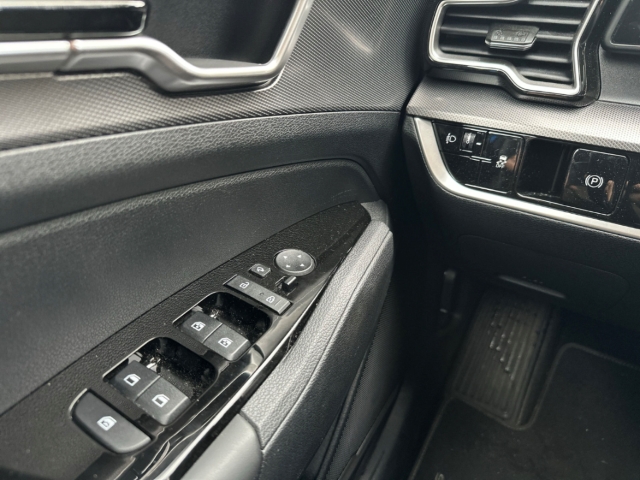 Fahrzeugabbildung Kia Sportage 1.6 T-GDI Vision 4WD SHZ DAB+ PDC