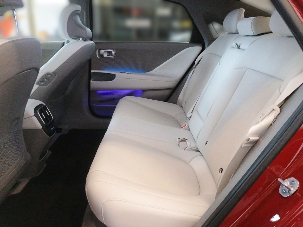 Fahrzeugabbildung Hyundai IONIQ 6 77,4kWh 4WD UNIQ Digi-Spiegel 20LM Schiebedach HUD Navi Digitales Cockpit Memory Sitze