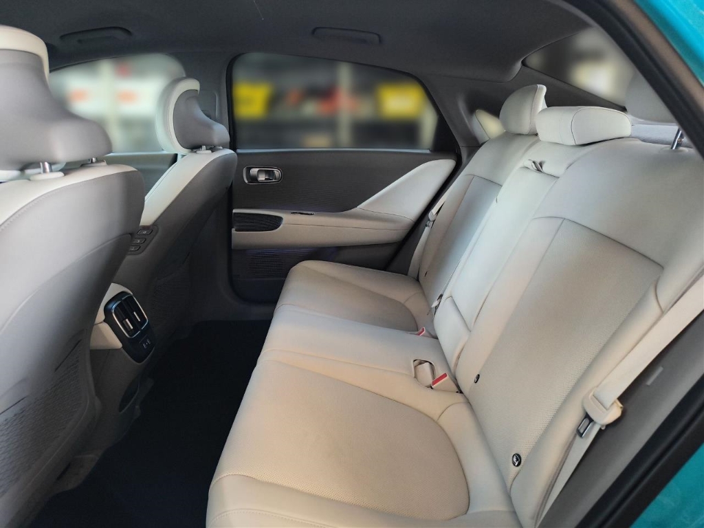 Fahrzeugabbildung Hyundai IONIQ 6 77,4kWh 4WD UNIQ HUD Navi Digitales Cockpit Memory Sitze Soundsystem Bose