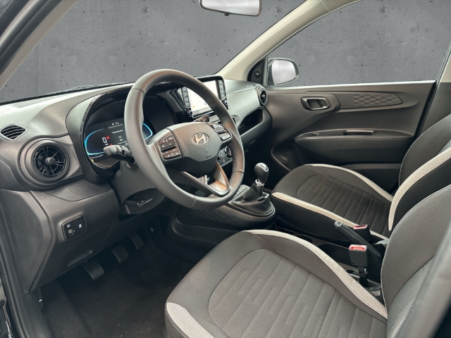 Fahrzeugabbildung Hyundai i10 FL MY25 1.0 GDi SELECT Navi Rückfahrkam BT DAB Android Auto Apple CarPlay
