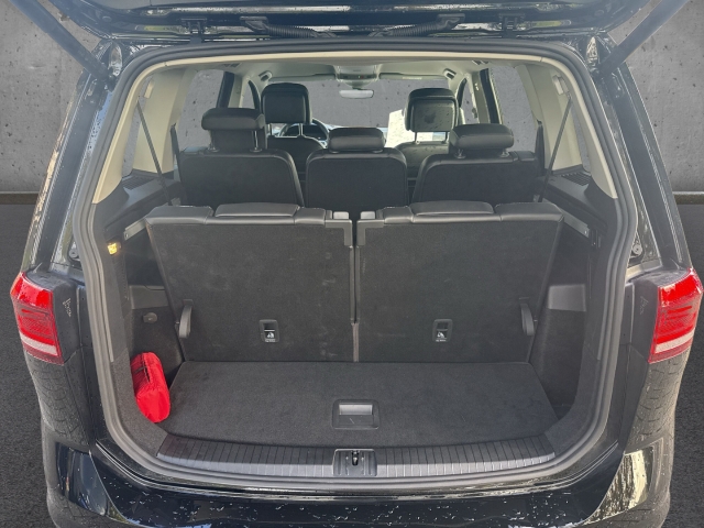 Fahrzeugabbildung Volkswagen Touran 1.5 TSI DSG Goal AHK IQ.LIGHT 7Sitze Navi