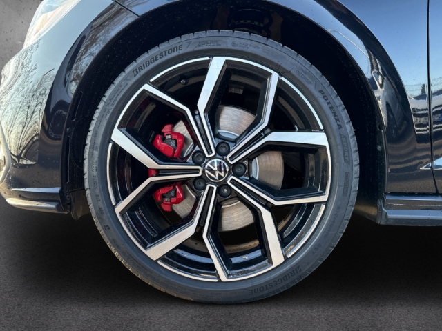 Fahrzeugabbildung Volkswagen Polo GTI 2.0 TSI DSG IQ.LIGHT Navi Pano RearView