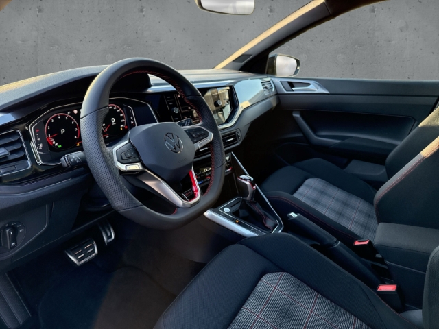 Fahrzeugabbildung Volkswagen Polo GTI 2.0 TSI DSG IQ.LIGHT Navi Pano RearView