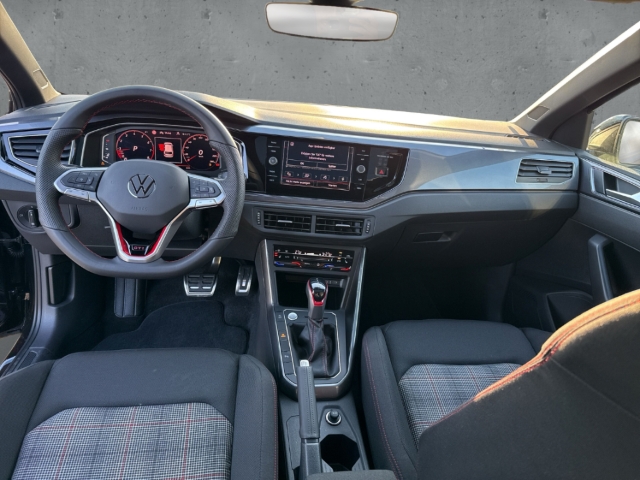 Fahrzeugabbildung Volkswagen Polo GTI 2.0 TSI DSG IQ.LIGHT Navi Pano RearView