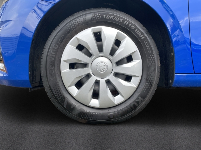 Fahrzeugabbildung SKODA Fabia SELECTION 1.0 TSI PDC KLIMA SHZ DAB