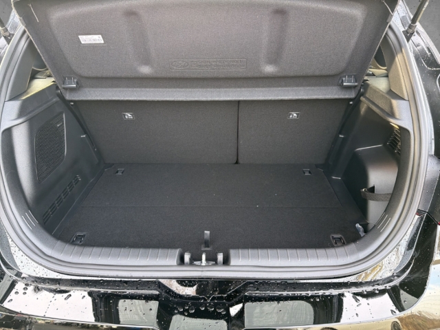 Fahrzeugabbildung Hyundai i20 FL MY26 1.0 T-GDI DCT Blackline Navi Soundsystem Bose LED Apple CarPlay Android Auto