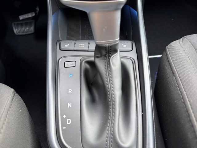 Fahrzeugabbildung Hyundai i20 FL MY26 1.0 T-GDI DCT Blackline Navi Soundsystem Bose LED Apple CarPlay Android Auto