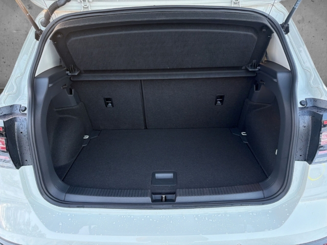 Fahrzeugabbildung Volkswagen T-Cross 1.0 TSI MOVE SHZ AppConnect AHK PDC Klim