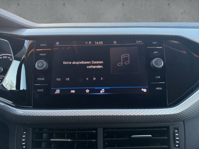 Fahrzeugabbildung Volkswagen T-Cross 1.0 TSI MOVE SHZ AppConnect AHK PDC Klim