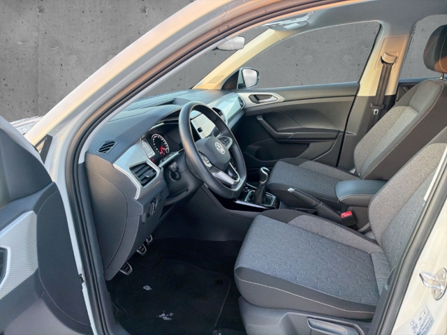 Fahrzeugabbildung Volkswagen T-Cross 1.0 TSI MOVE SHZ AppConnect AHK PDC Klim