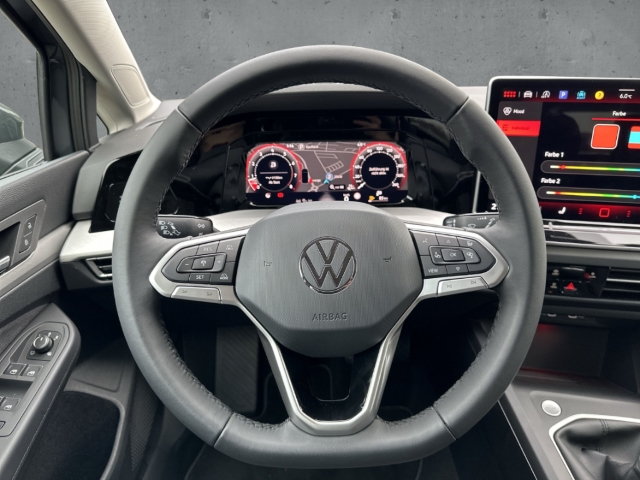 Fahrzeugabbildung Volkswagen Golf VIII 85 kW Life EU6e 1.5 TSI LED Navi SHZ ACC PDC