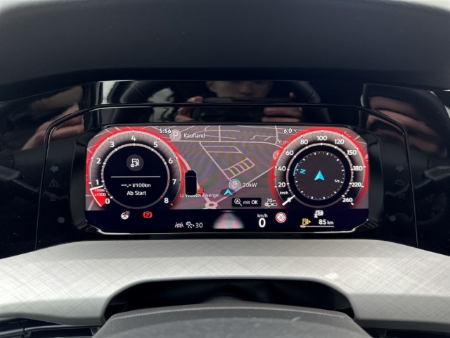 Fahrzeugabbildung Volkswagen Golf VIII 85 kW Life EU6e 1.5 TSI LED Navi SHZ ACC PDC