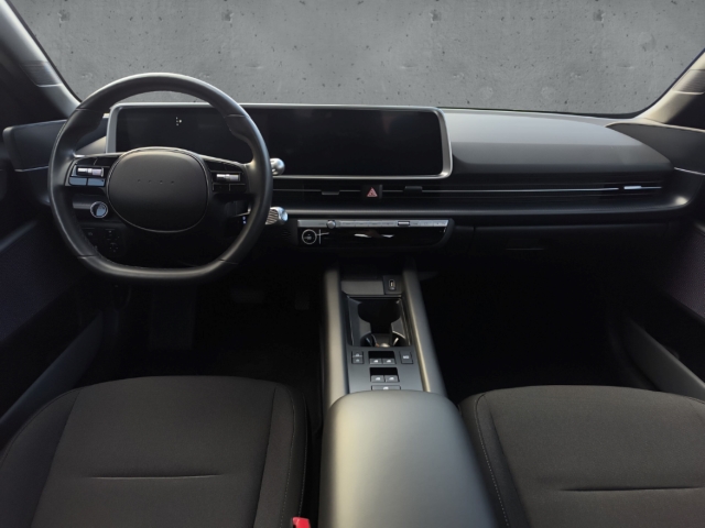 Fahrzeugabbildung Hyundai IONIQ 6 77,4kWh 2WD DYNAMIQ LED Glasdach Navi Allwetter KeyLess