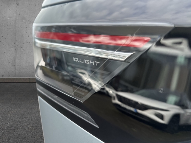 Fahrzeugabbildung Volkswagen Passat Variant 2.0 TDI DSG R-Line BlackStyle IQ.