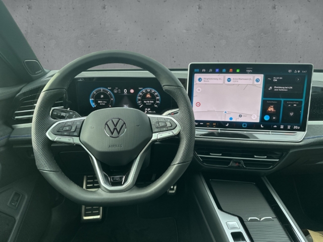 Fahrzeugabbildung Volkswagen Passat Variant 2.0 TDI DSG R-Line BlackStyle IQ.