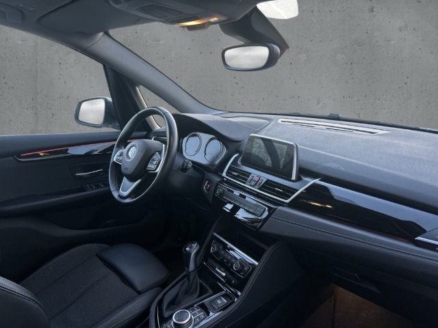 Fahrzeugabbildung BMW 218 Active Tourer Sport Line LED Navi SHZ PDC Alu