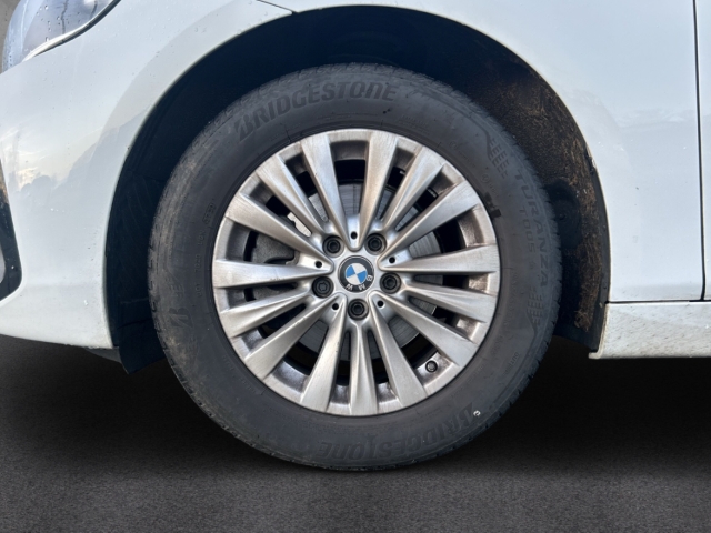 Fahrzeugabbildung BMW 218 Active Tourer Sport Line LED Navi SHZ PDC Alu