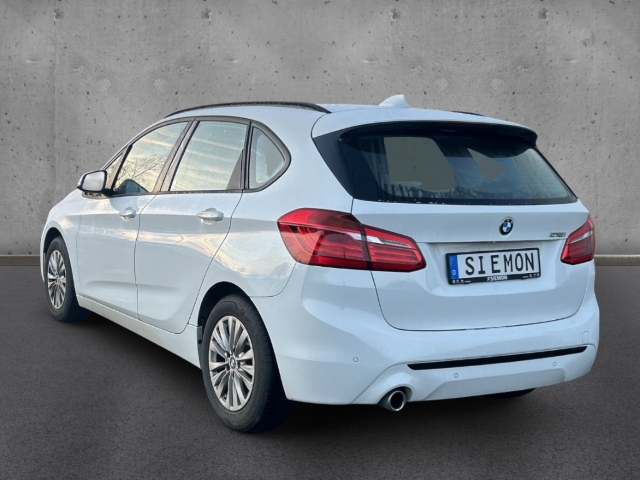 Fahrzeugabbildung BMW 218 Active Tourer Sport Line LED Navi SHZ PDC Alu